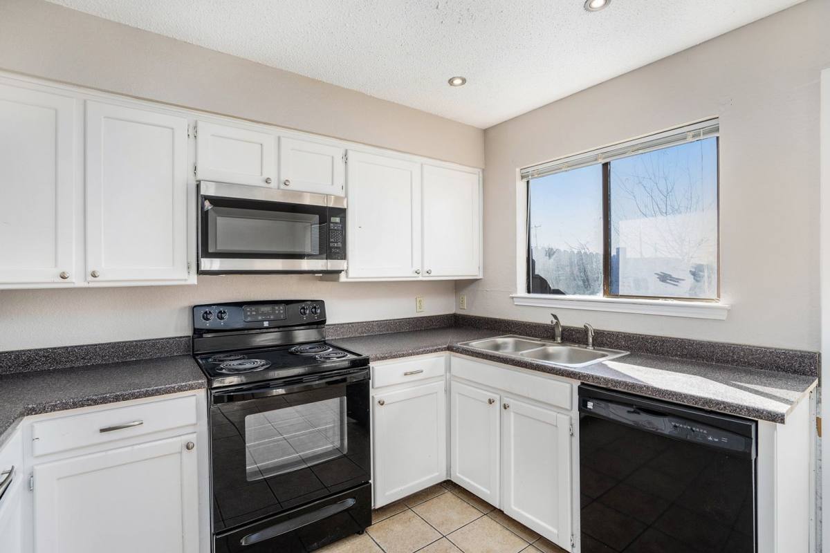 Apartment for rent at 3301 Aurora St #D, Haltom City, TX 76117