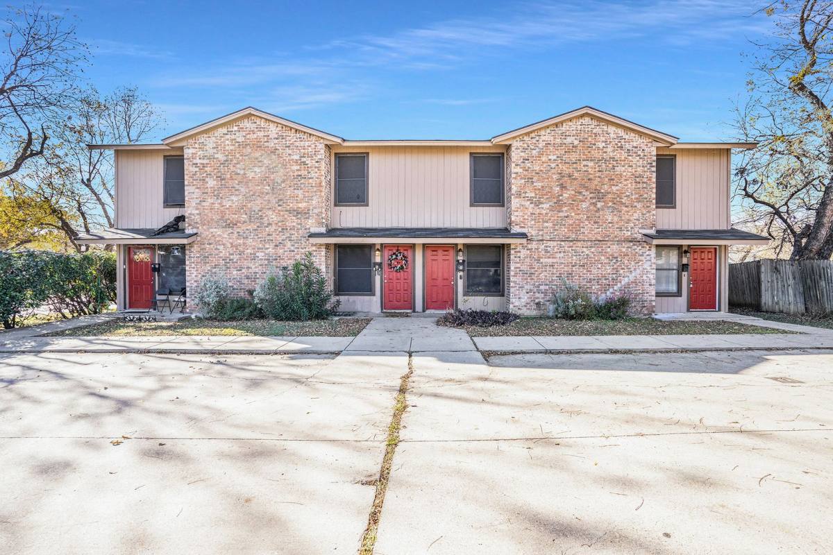 Apartment for rent at 3301 Aurora St #D, Haltom City, TX 76117