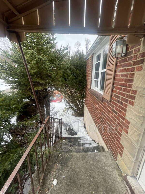 House for rent at 149 Parkwood Rd, Verona, PA 15147