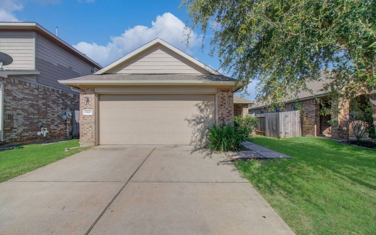 House for rent at 13822 Roman Ridge Lane, Houston, TX 77047