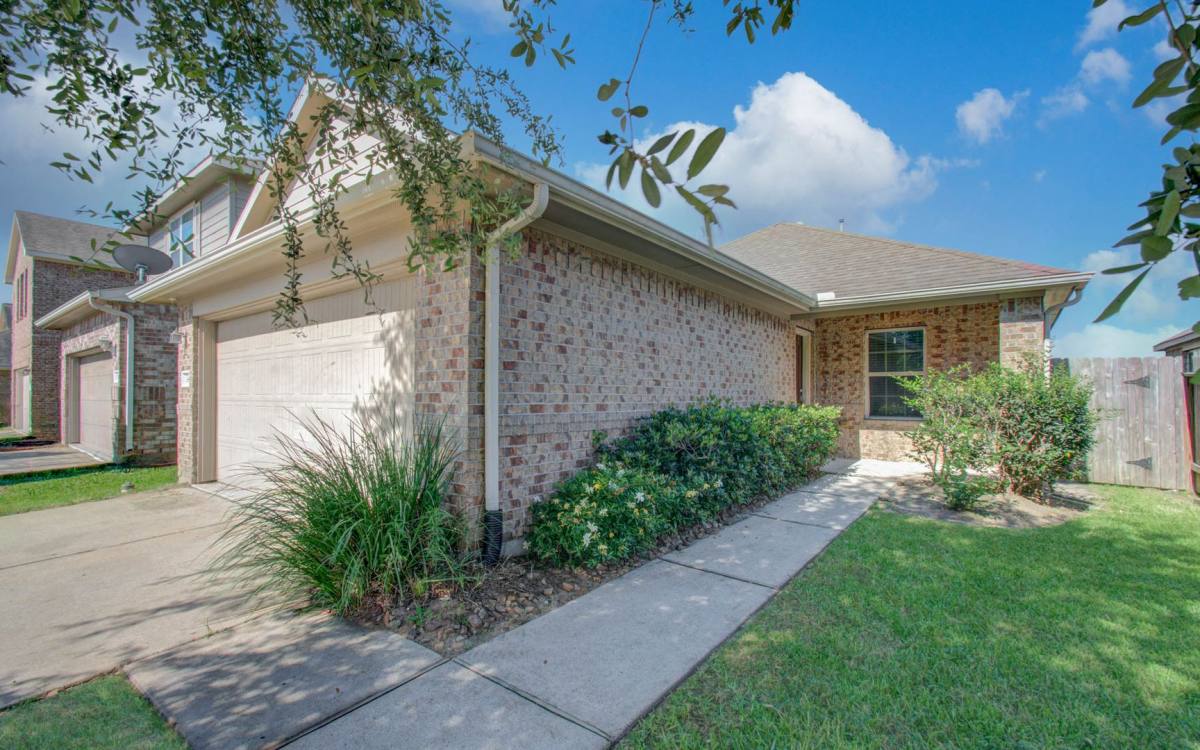House for rent at 13822 Roman Ridge Lane, Houston, TX 77047