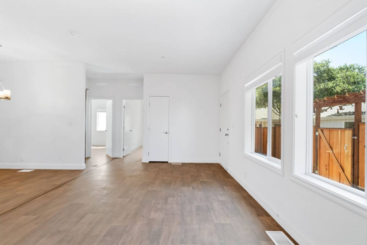 Apartment for rent at 320 - 328 California St, Santa Cruz, CA 95060