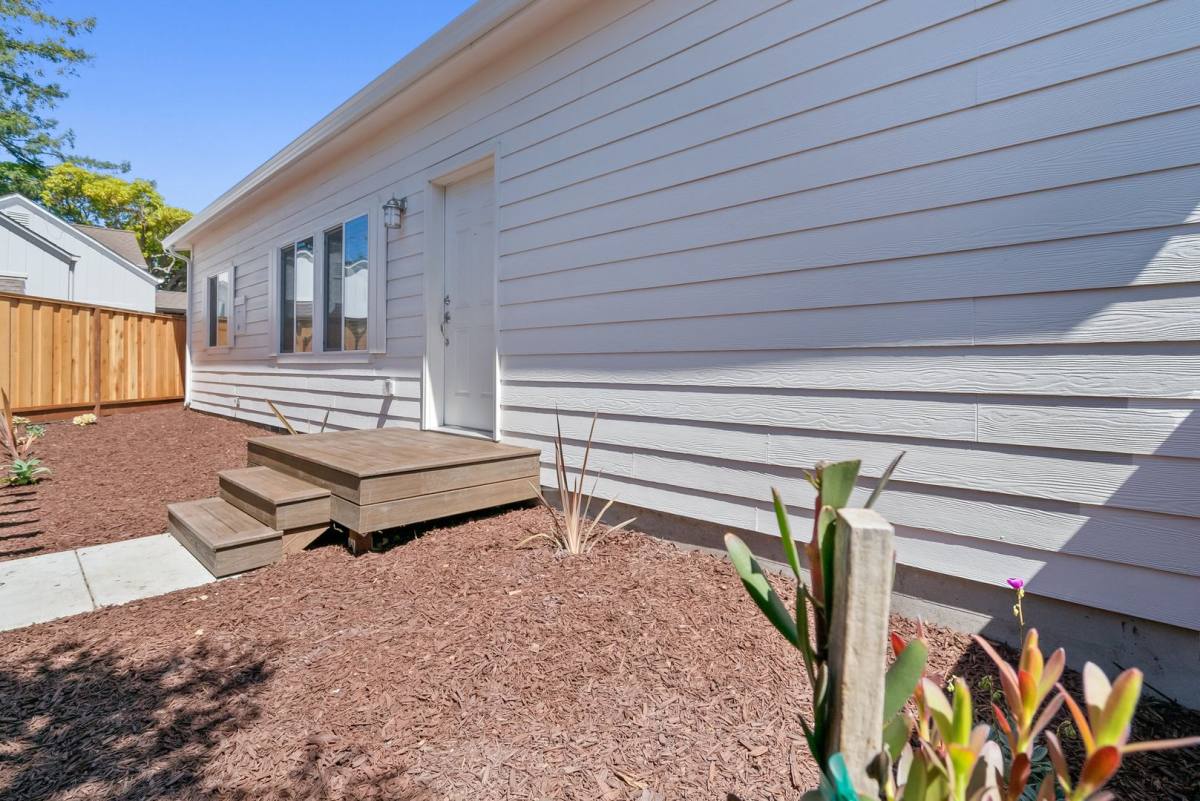 Apartment for rent at 320 - 328 California St, Santa Cruz, CA 95060