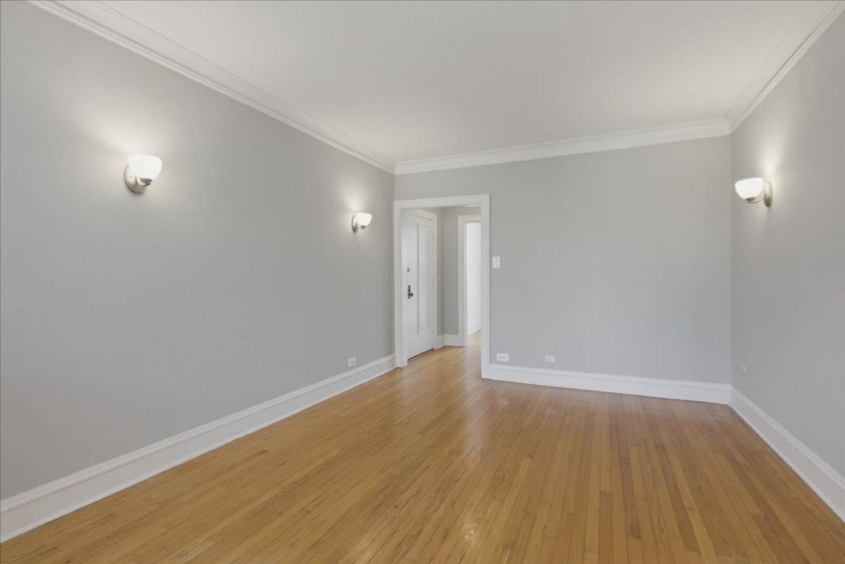 Apartment for rent at 1729 W Thorndale Ave, Chicago, IL 60660