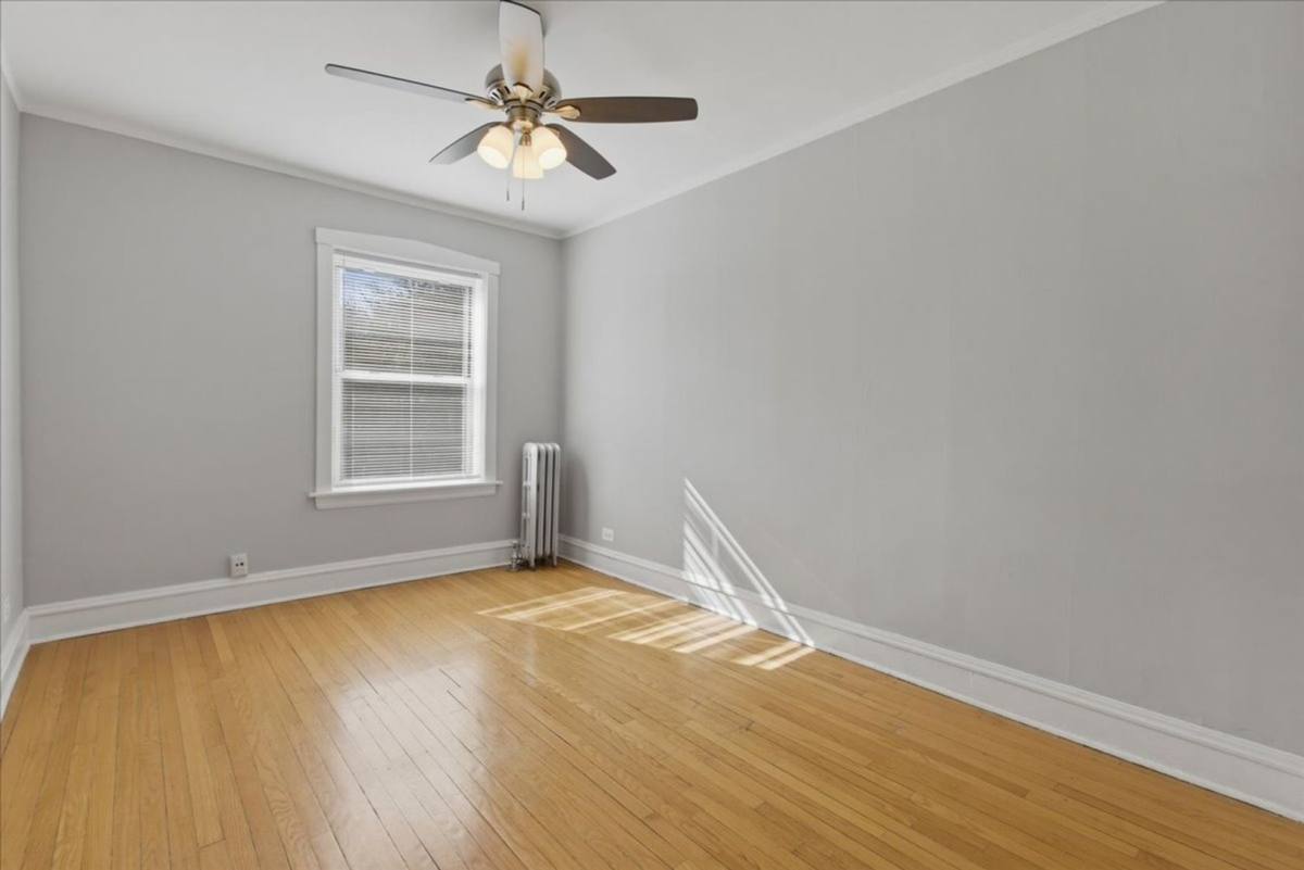 Apartment for rent at 1729 W Thorndale Ave, Chicago, IL 60660