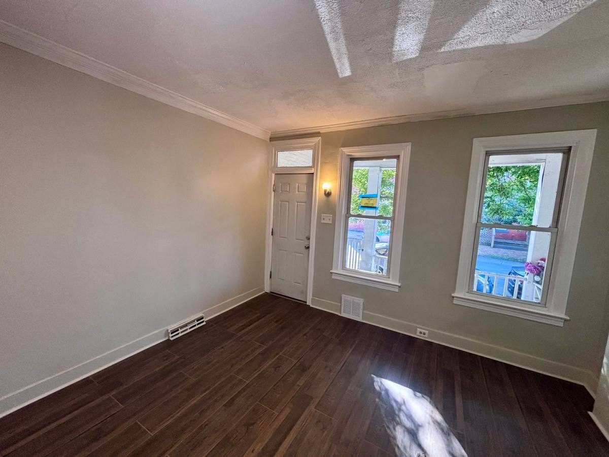 House for rent at 1103 Division St, Trenton, NJ 08611