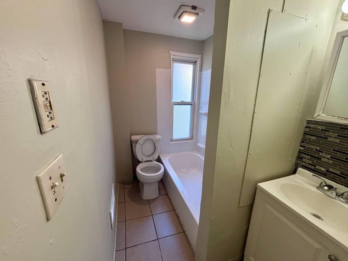 House for rent at 1103 Division St, Trenton, NJ 08611