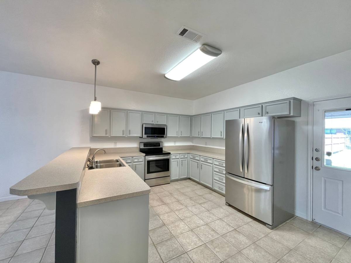 Townhouse for rent at 2703 B Edgefield St, Killeen, TX 76549