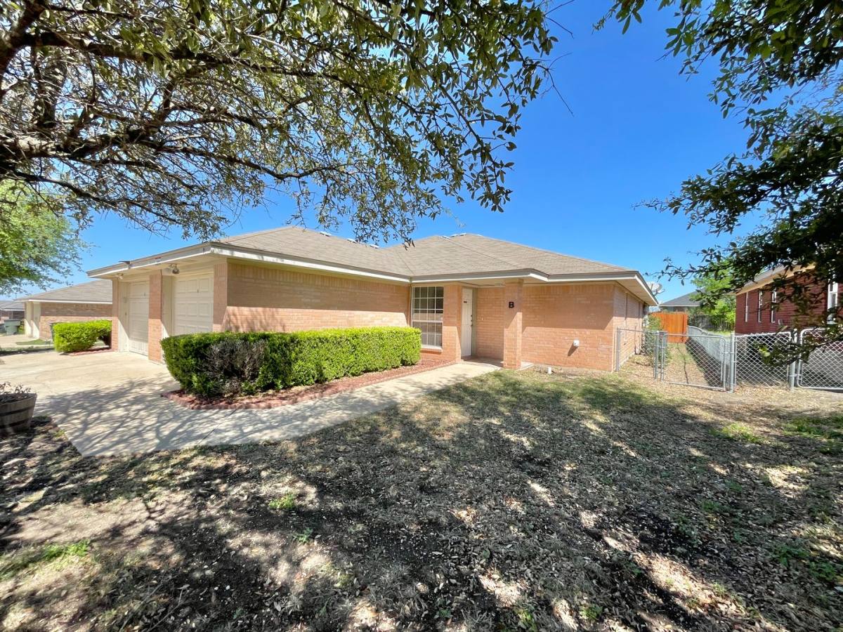 Townhouse for rent at 2703 B Edgefield St, Killeen, TX 76549