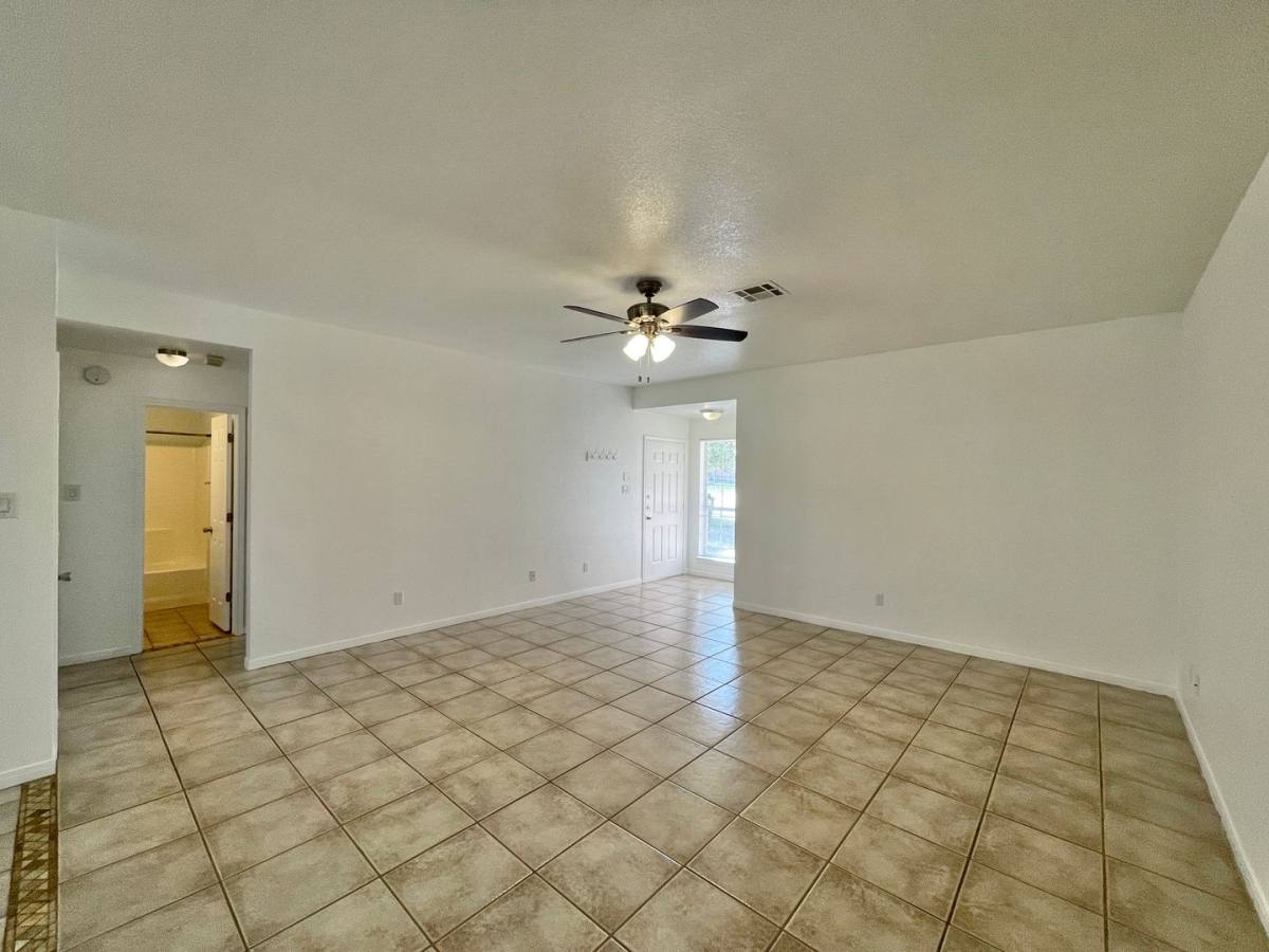 Townhouse for rent at 2703 B Edgefield St, Killeen, TX 76549