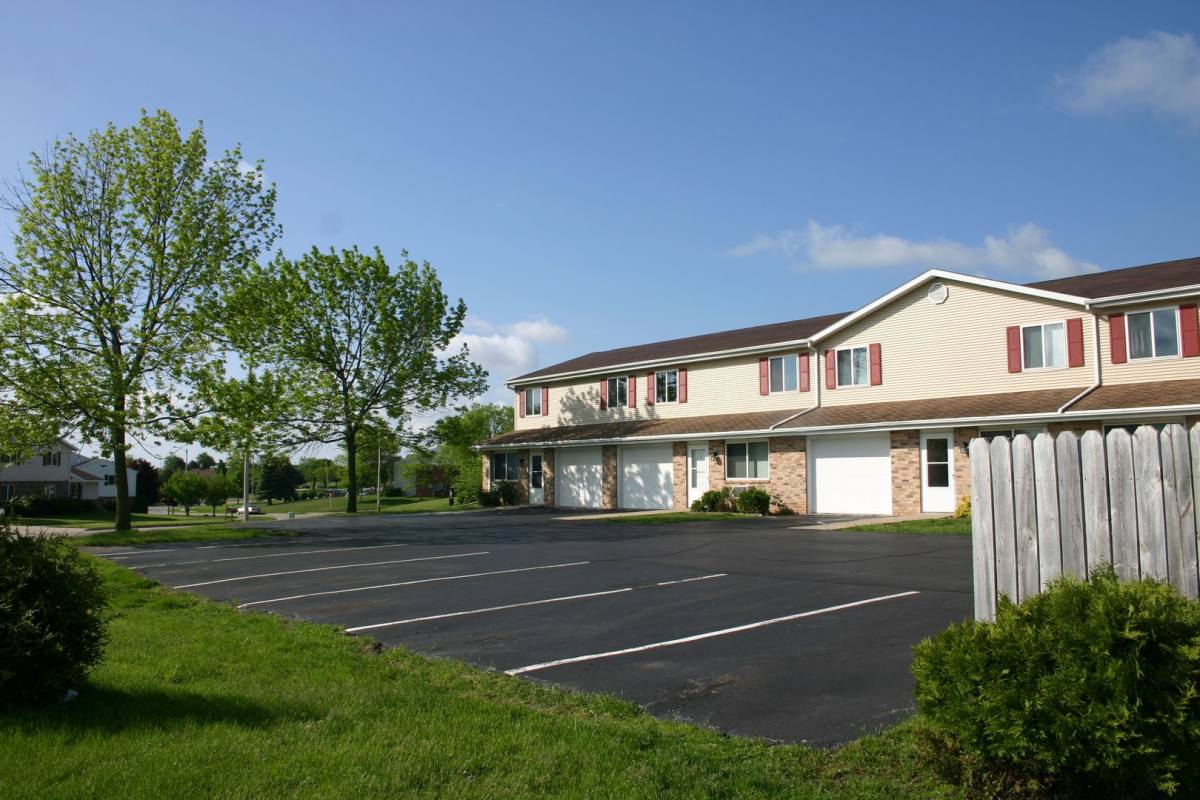 Townhouse for rent at 1516 Vogt Dr, West Bend, WI 53095