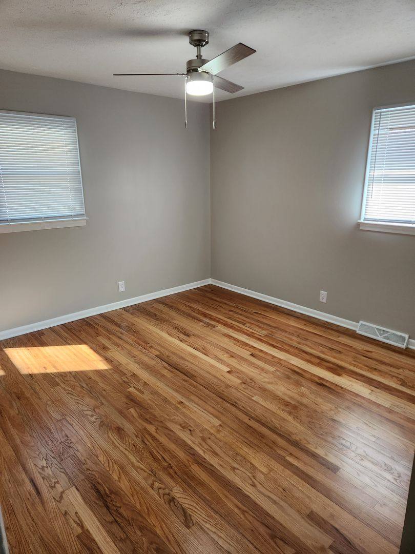 House for rent at 12223 Weir St, Omaha, NE 68137