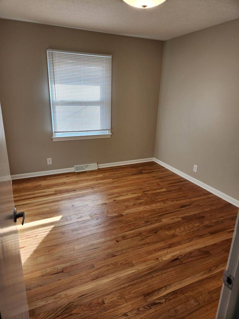 House for rent at 12223 Weir St, Omaha, NE 68137