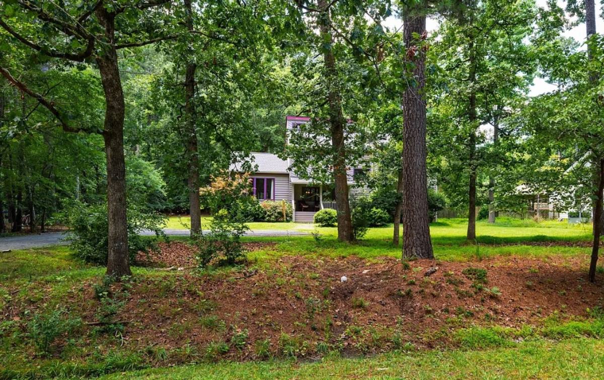House for rent at 206 Lisa Dr, Carrboro, NC 27510