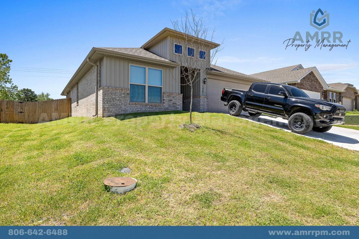 House for rent at 1007 SW 3rd Ave, Gentry, AR 72734