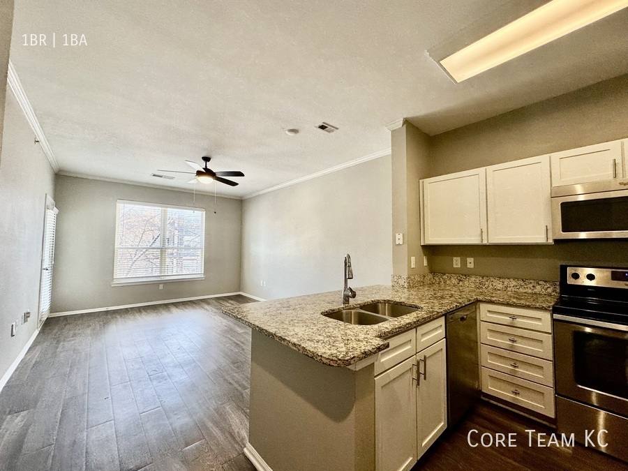 Apartment for rent at 701 Westport Rd, Kansas City, MO 64111