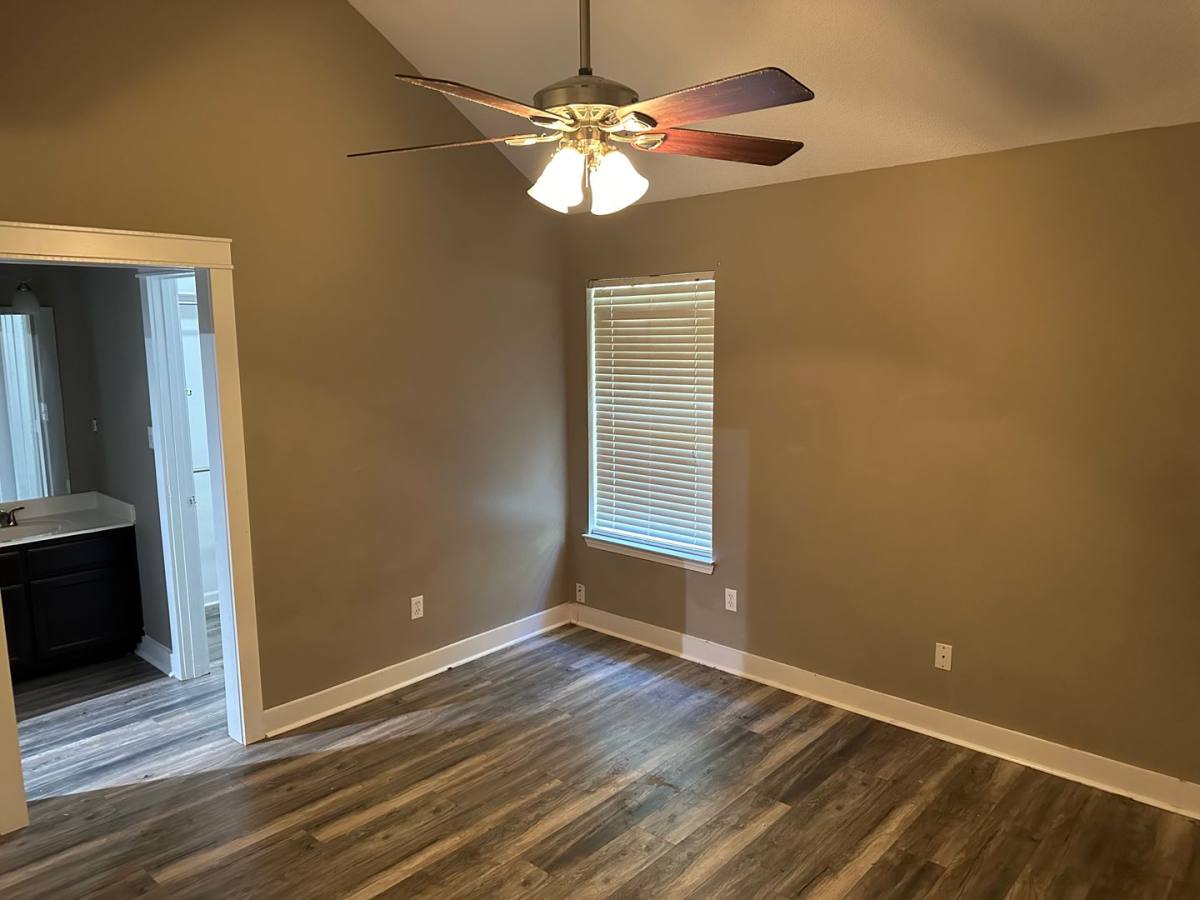 Condo for rent at 8061 Creekwood Circle W, Southaven, MS 38671