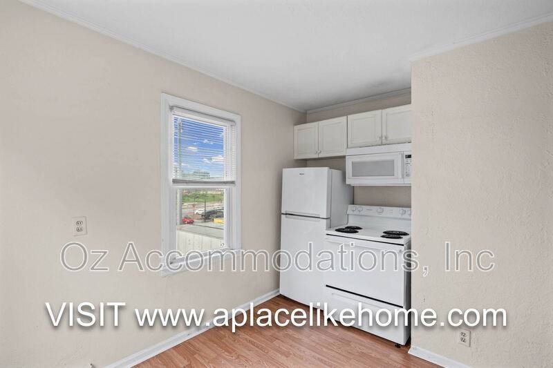 Apartment for rent at 563 S Ash Ave #3, Independence, MO 64053