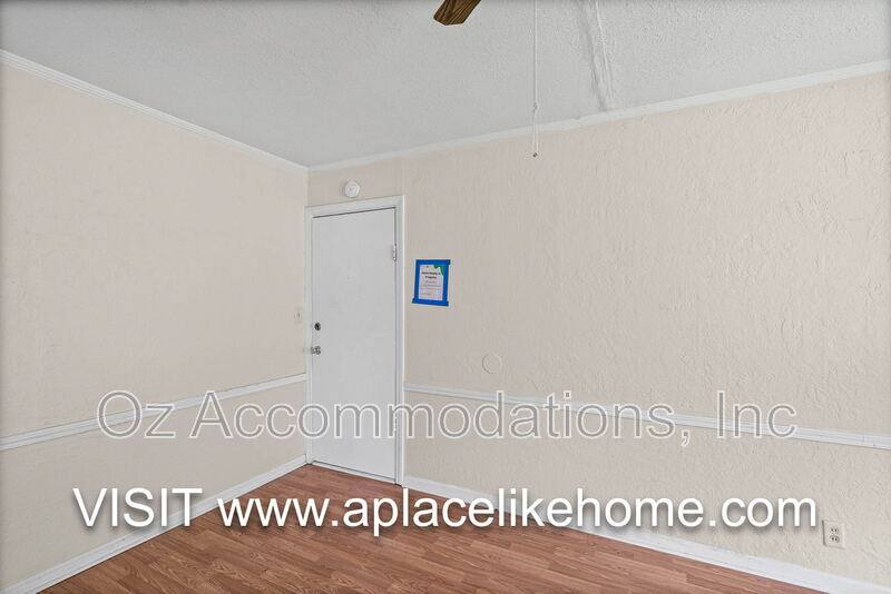 Apartment for rent at 563 S Ash Ave #3, Independence, MO 64053