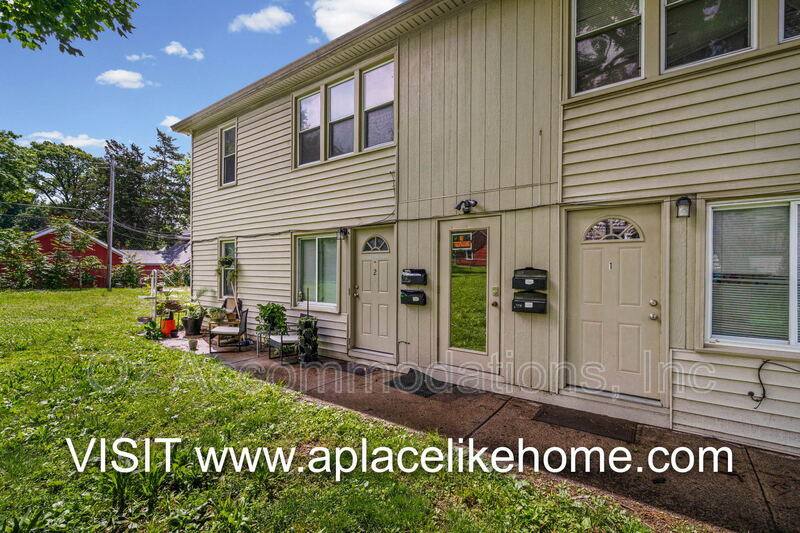 Apartment for rent at 563 S Ash Ave #3, Independence, MO 64053