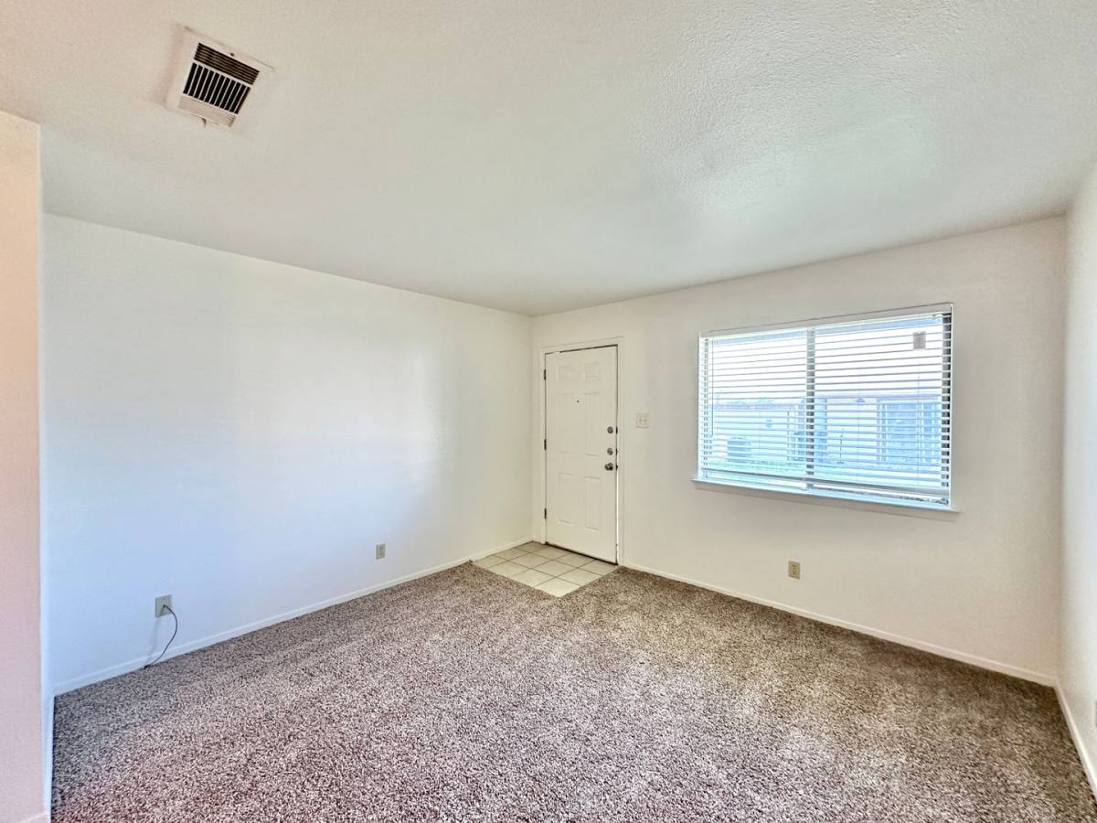 Townhouse for rent at 1308 Quail Circle, Killeen, TX 76549