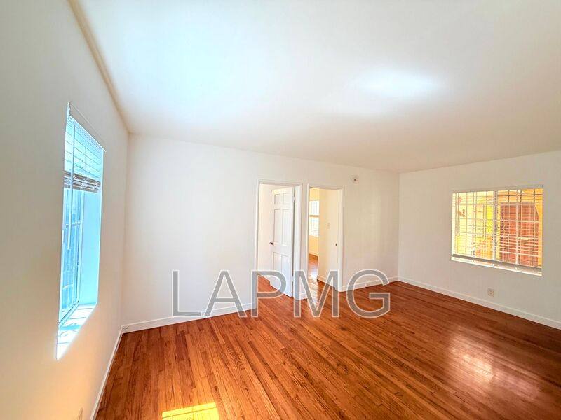 House for rent at 637 E Rose Ave #2R, Venice, CA 90291