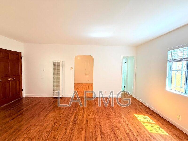 House for rent at 637 E Rose Ave #2R, Venice, CA 90291