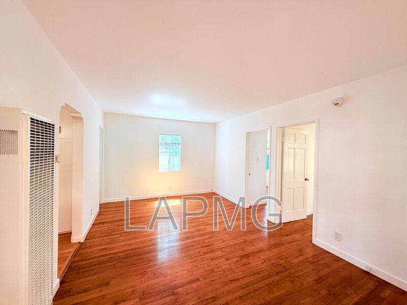 House for rent at 637 E Rose Ave #2R, Venice, CA 90291