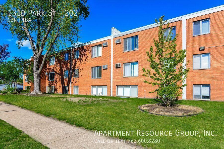 Apartment for rent at 1310 Park St, Saint Paul, MN 55117