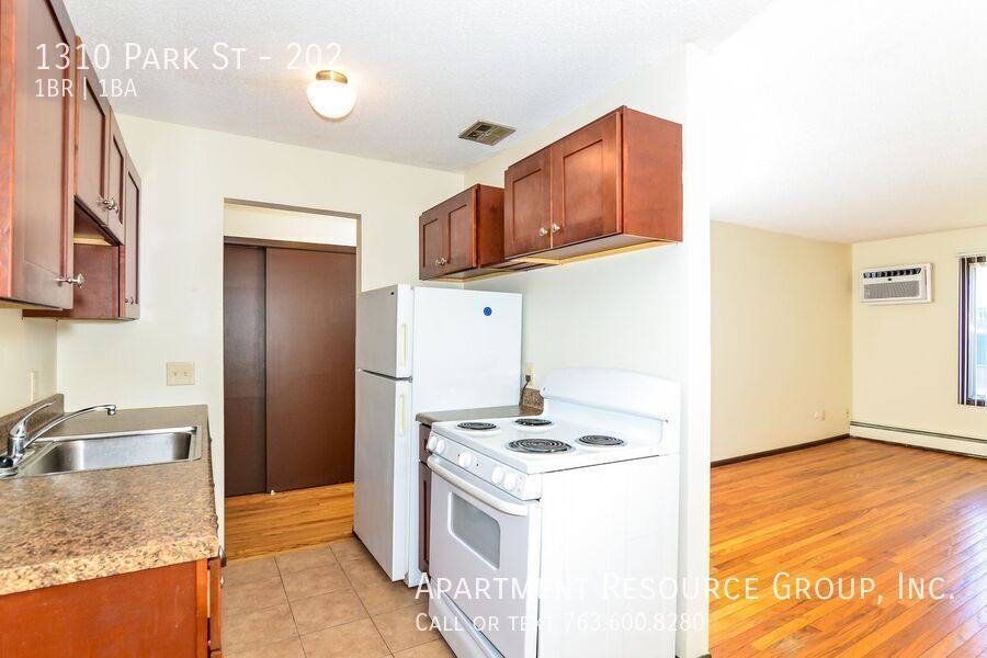 Apartment for rent at 1310 Park St, Saint Paul, MN 55117