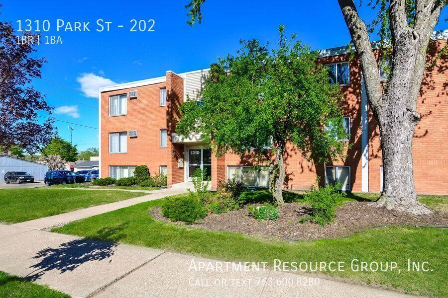 Apartment for rent at 1310 Park St, Saint Paul, MN 55117