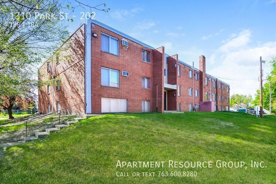 Apartment for rent at 1310 Park St, Saint Paul, MN 55117
