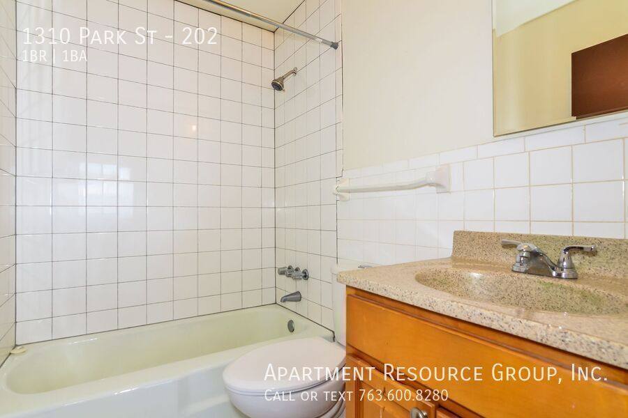 Apartment for rent at 1310 Park St, Saint Paul, MN 55117