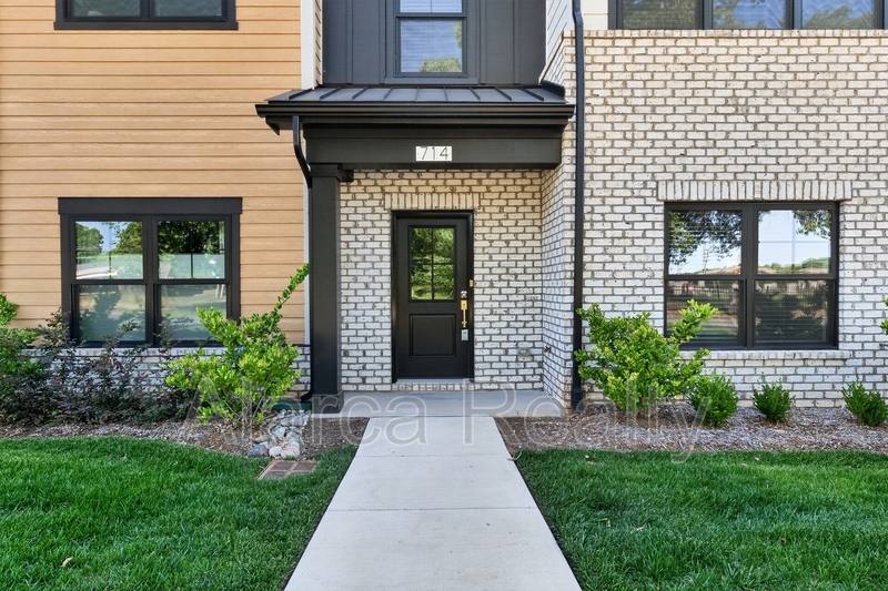 Townhouse for rent at 714 Falling Oak Alley, Huntersville, NC 28078