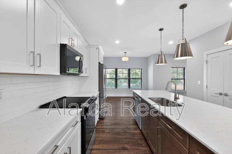 Townhouse for rent at 714 Falling Oak Alley, Huntersville, NC 28078