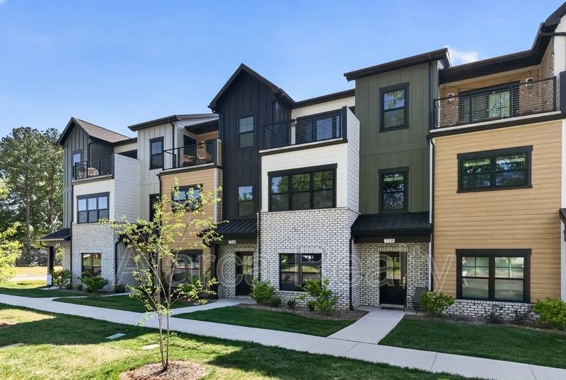 Townhouse for rent at 714 Falling Oak Alley, Huntersville, NC 28078