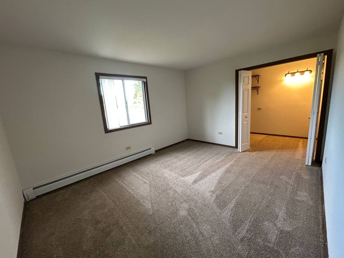 Apartment for rent at 428 Cavalier Court, Dundee, IL 60118