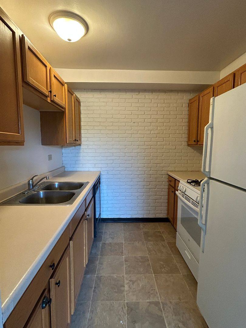 Apartment for rent at 428 Cavalier Court, Dundee, IL 60118