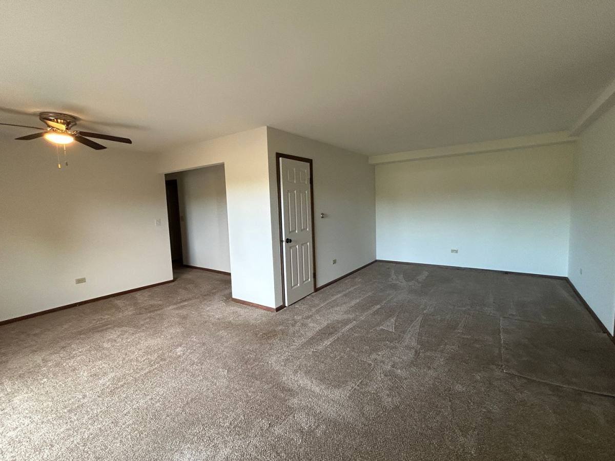 Apartment for rent at 428 Cavalier Court, Dundee, IL 60118
