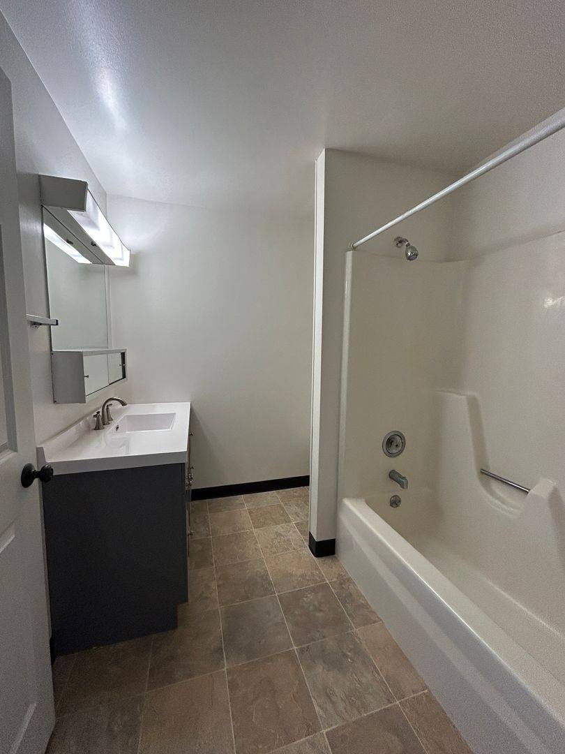 Apartment for rent at 428 Cavalier Court, Dundee, IL 60118