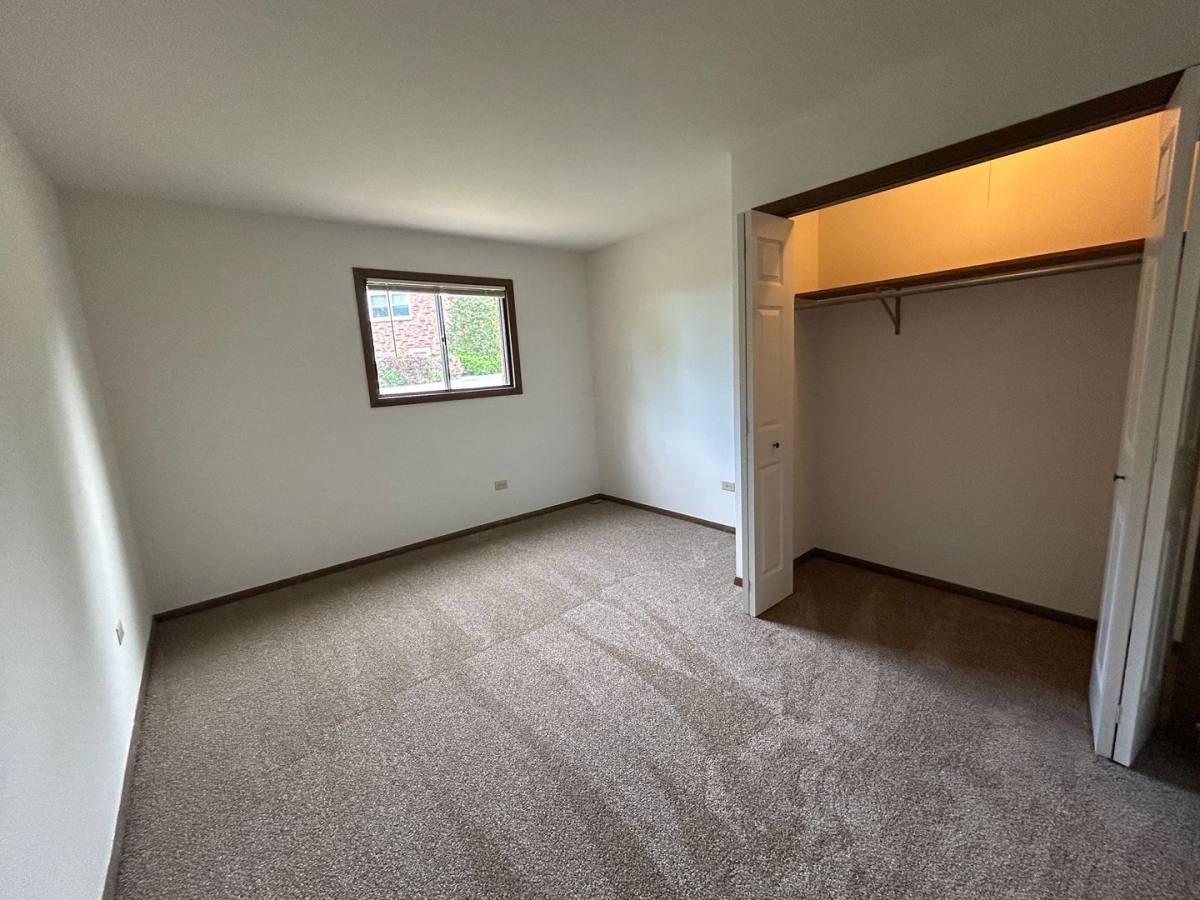 Apartment for rent at 428 Cavalier Court, Dundee, IL 60118