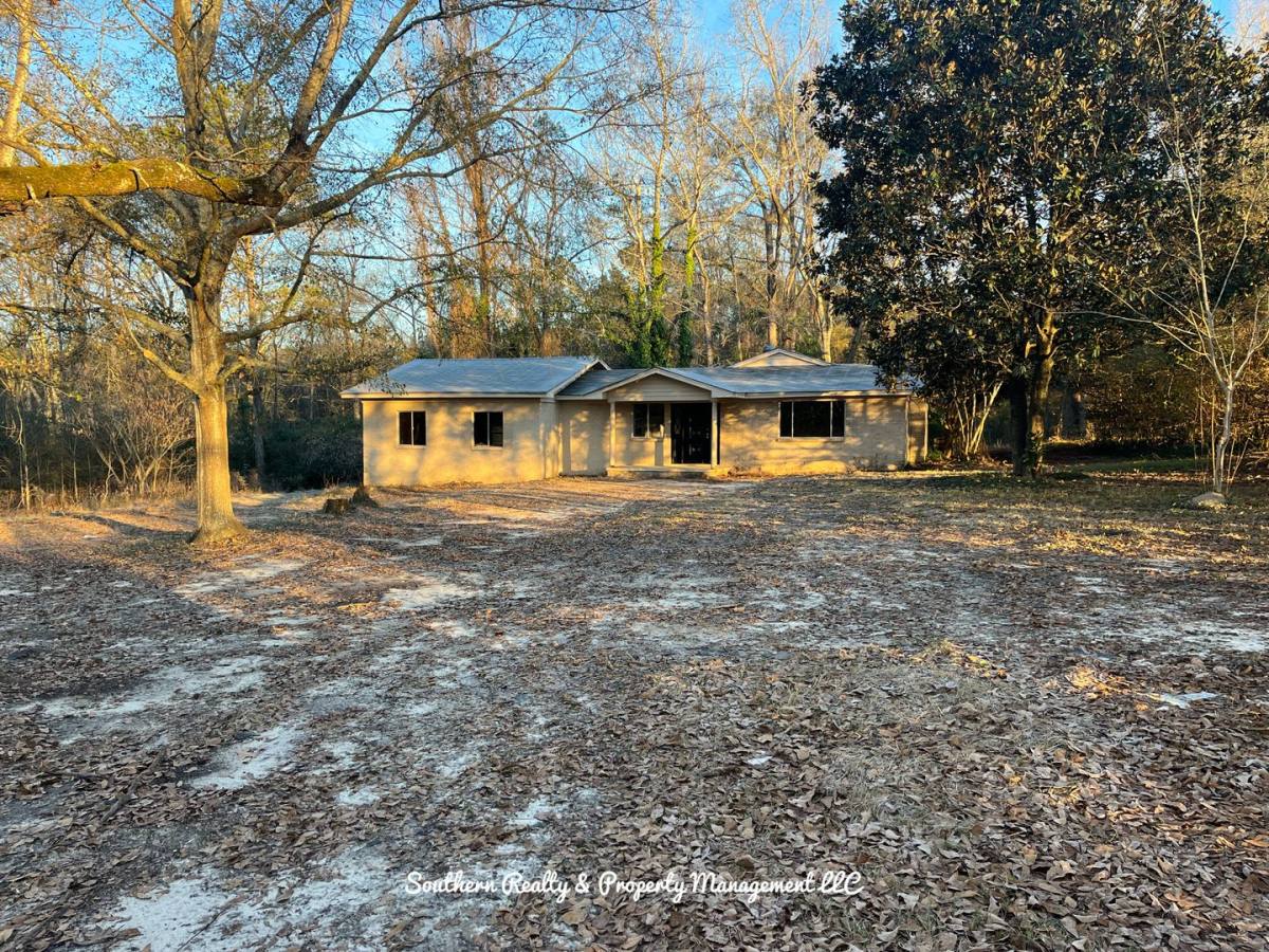 House for rent at 147 Noahs Rd, Wetumpka, AL 36092