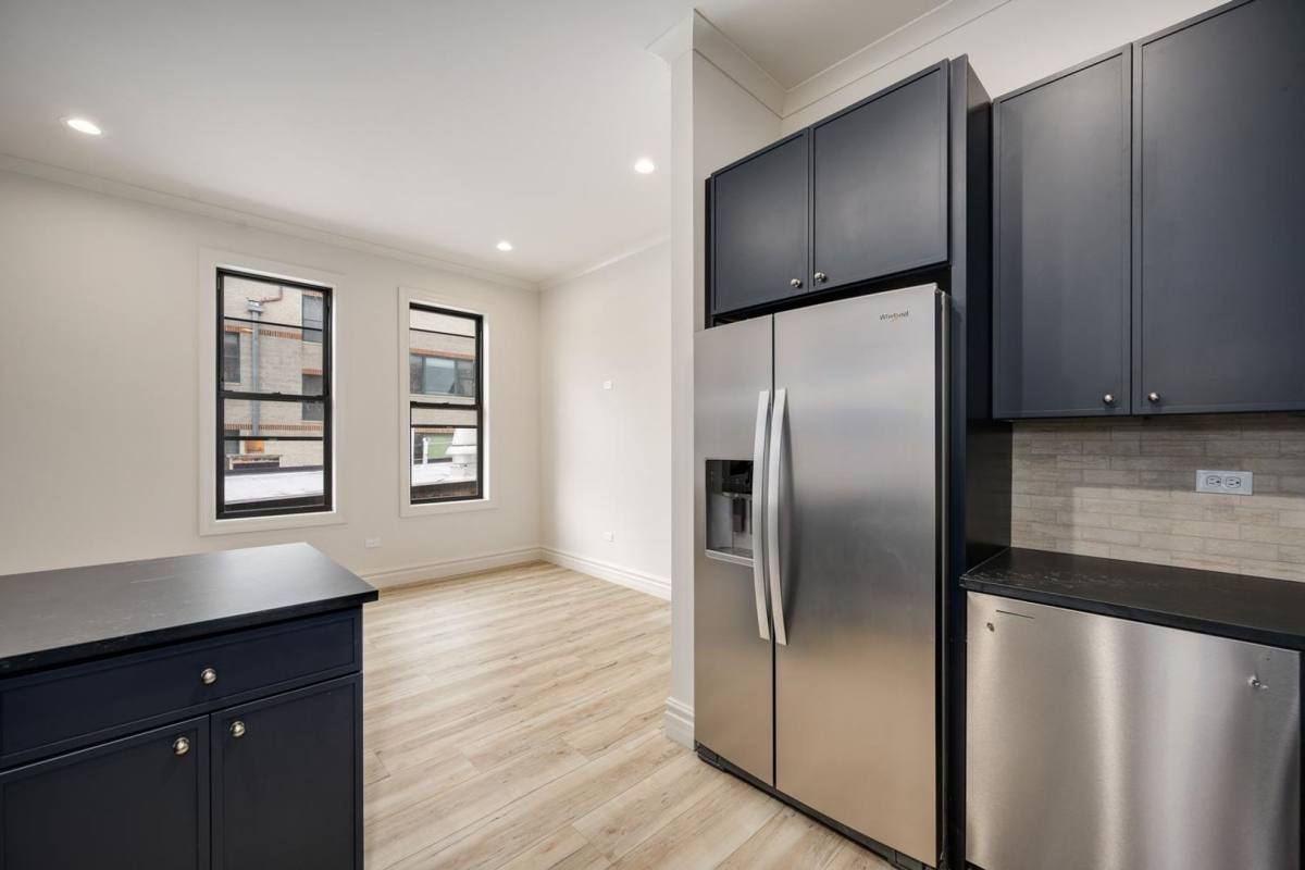 Apartment for rent at 1710 W Belmont Ave, Chicago, IL 60657