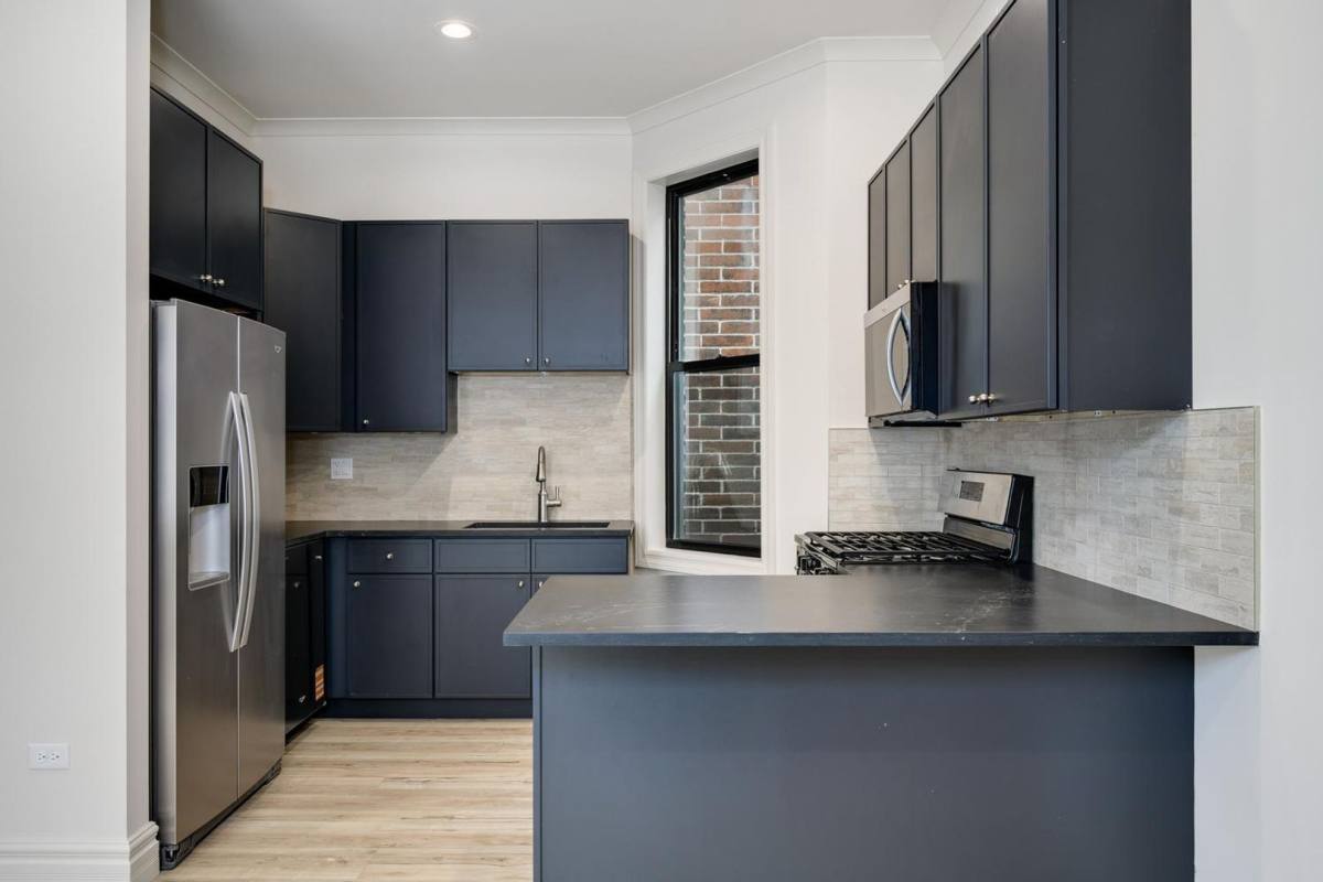 Apartment for rent at 1710 W Belmont Ave, Chicago, IL 60657