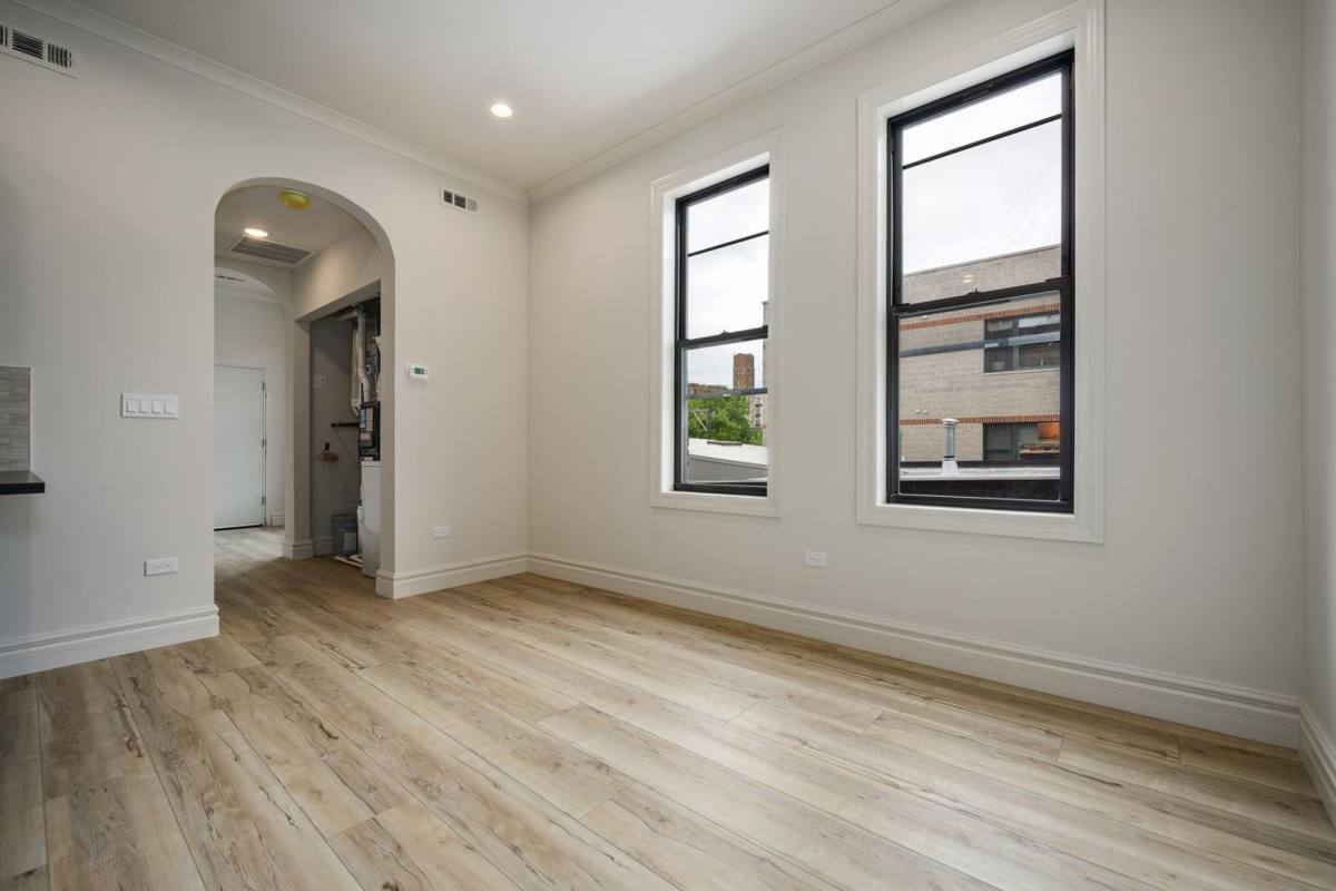 Apartment for rent at 1710 W Belmont Ave, Chicago, IL 60657