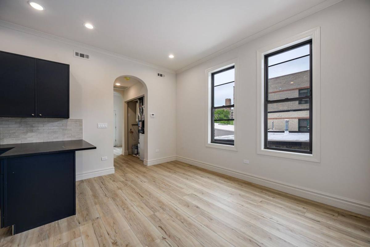 Apartment for rent at 1710 W Belmont Ave, Chicago, IL 60657