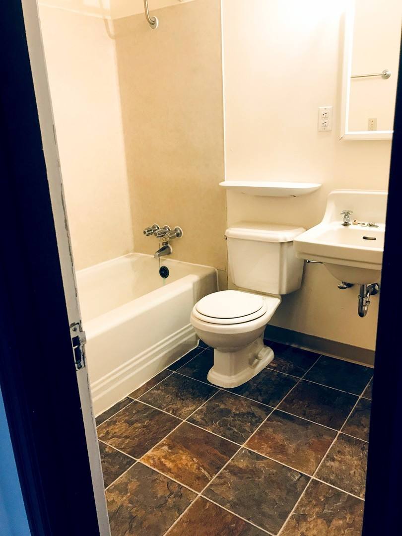 Apartment for rent at 2410 E Lynn St, Seattle, WA 98112