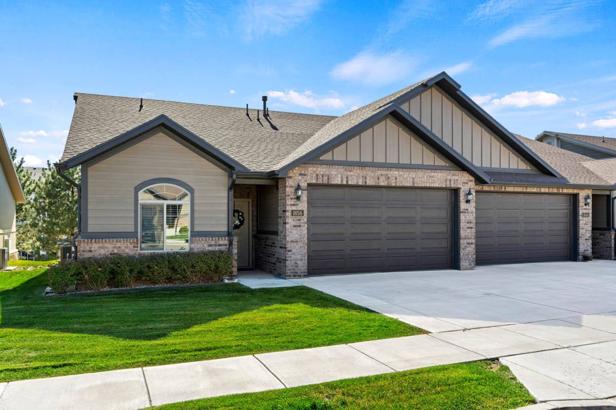 Apartment for rent at 1025 S University Park Blvd, Clearfield, UT 84015