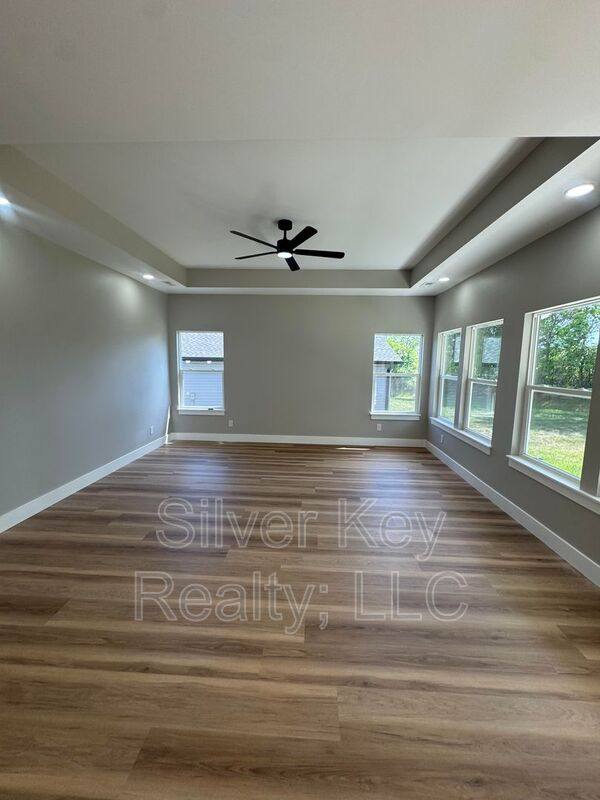 House for rent at 918 Stratford Ave, Sweetwater, TN 37874