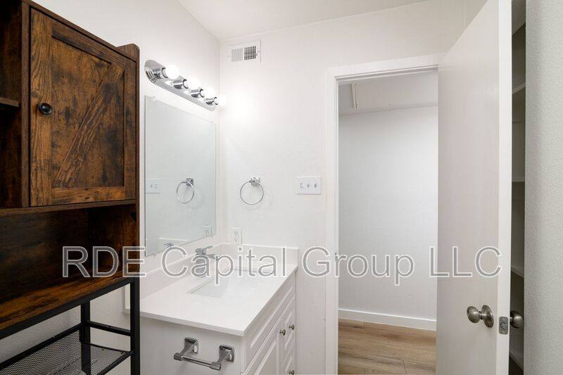 Apartment for rent at 2722 Throckmorton St #308, Dallas, TX 75219